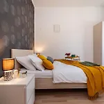 Lovely In Radasinovci With Kitchen Nyaraló Drlićeve Kuće