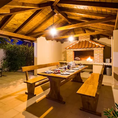 Lovely In Radasinovci With Kitchen *