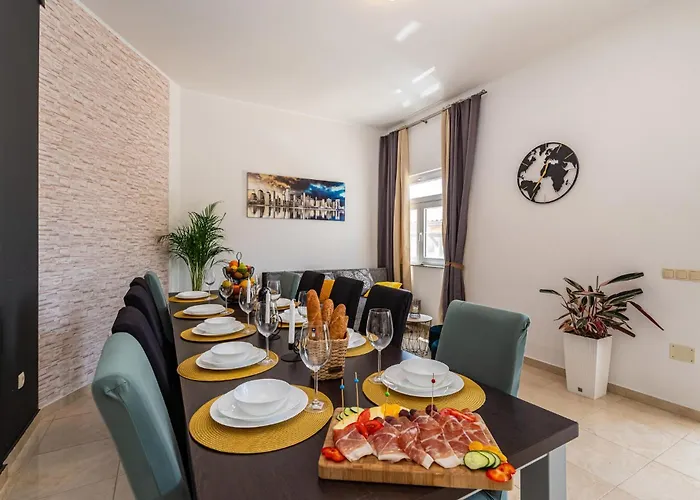 度假居 Lovely In Radasinovci With Kitchen *