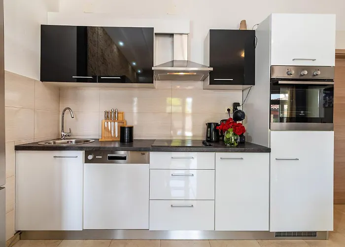 Vikendica Lovely In Radasinovci With Kitchen Drliceve Kuce